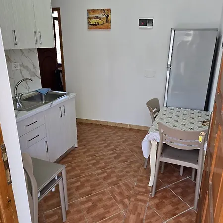 Bashllari A&b Di Fronte Al Mare 3* Vlora