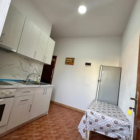 Bashllari A&b Di Fronte Al Mare