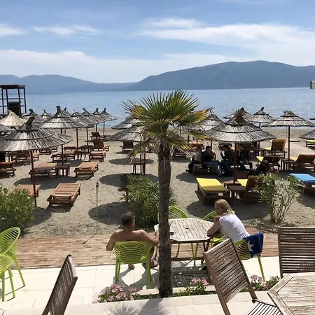 Апарт-отель Bashllari A&b Di Fronte Al Mare Влёра