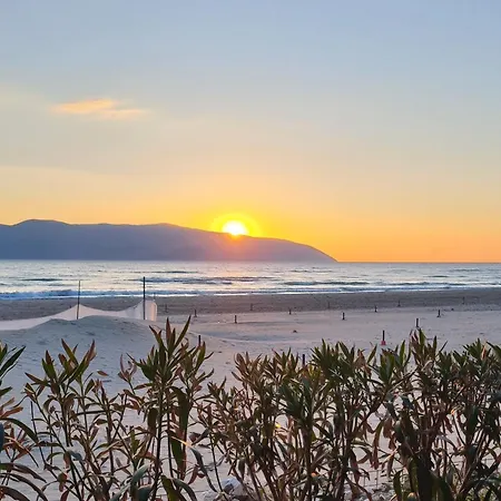 Bashllari A&b Di Fronte Al Mare