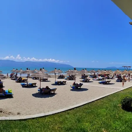 Bashllari A&b Di Fronte Al Mare