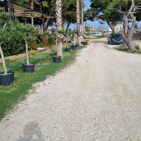 Bashllari A&b Di Fronte Al Mare فلورا