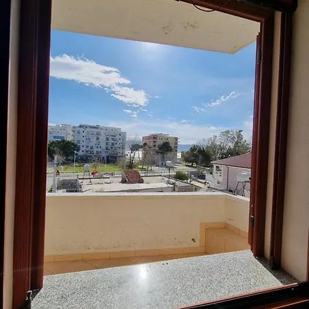 Bashllari A&b Di Fronte Al Mare شقة فندقية فلورا