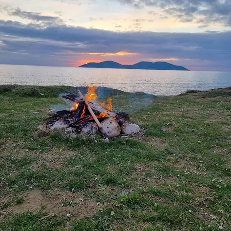 Bashllari A&b Di Fronte Al Mare فلورا